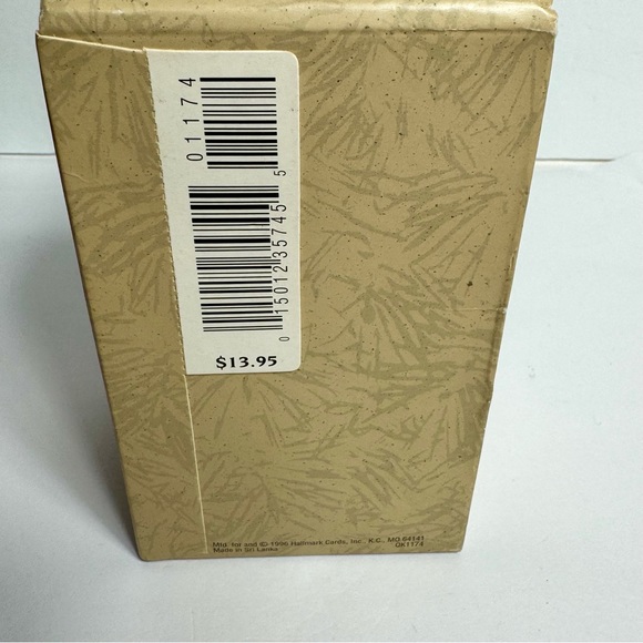 1996 Magi Bells - Balthasar (Frankincense)
1996 HALLMARK PREMIUM ORNAMENT - Picture 12 of 12